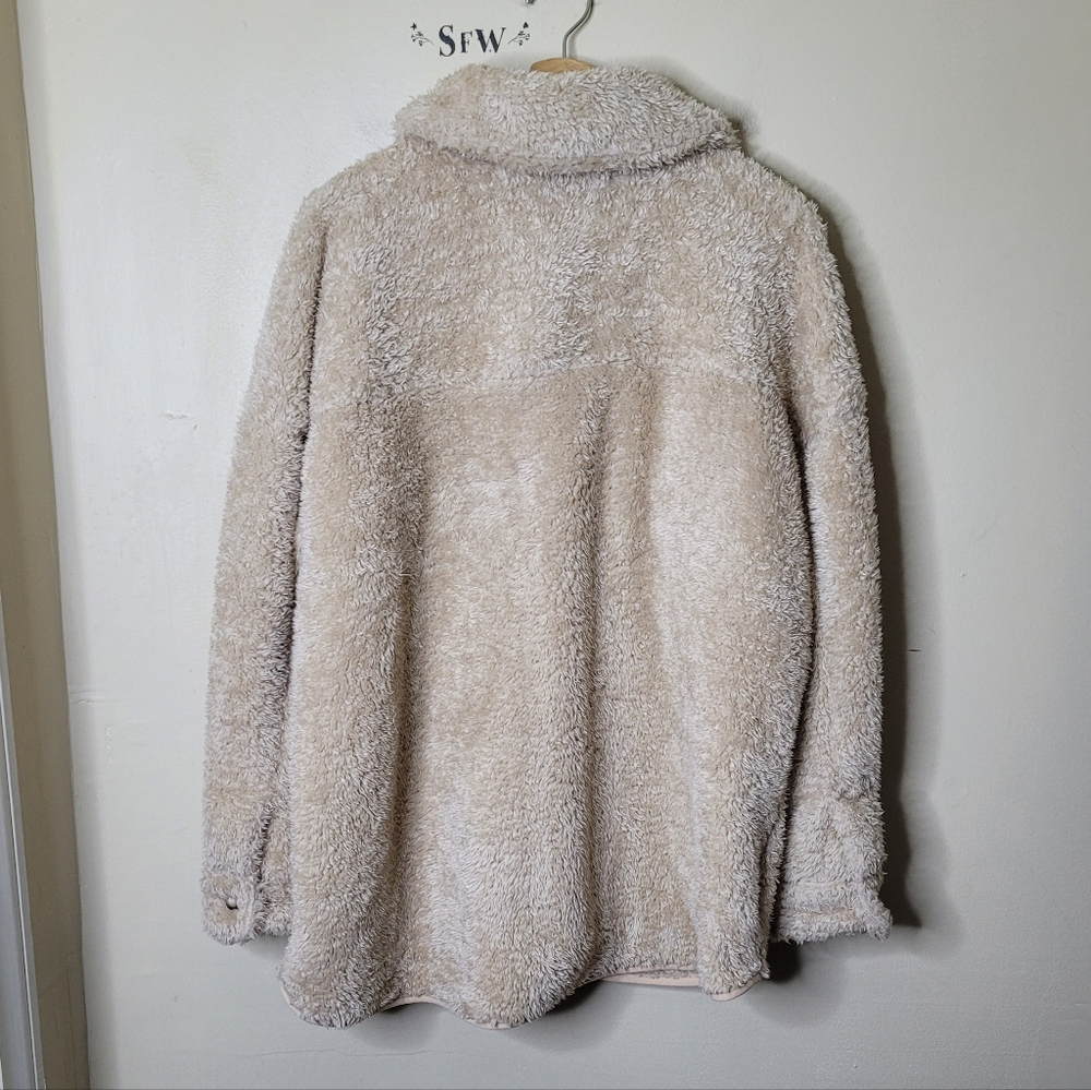 CUPSHE Snowed In Faux Shearling Coat Size Large NWT Cozy Casual - Picture 6 of 13
